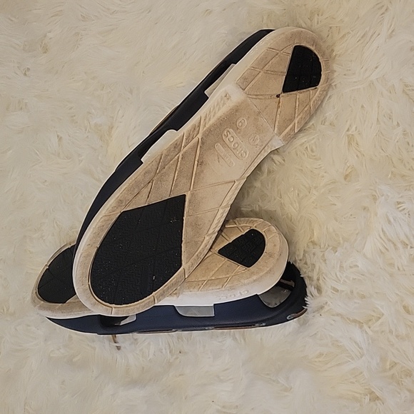 Ladies size 9 Croc Water Proof Boat Shoes - Picture 8 of 9